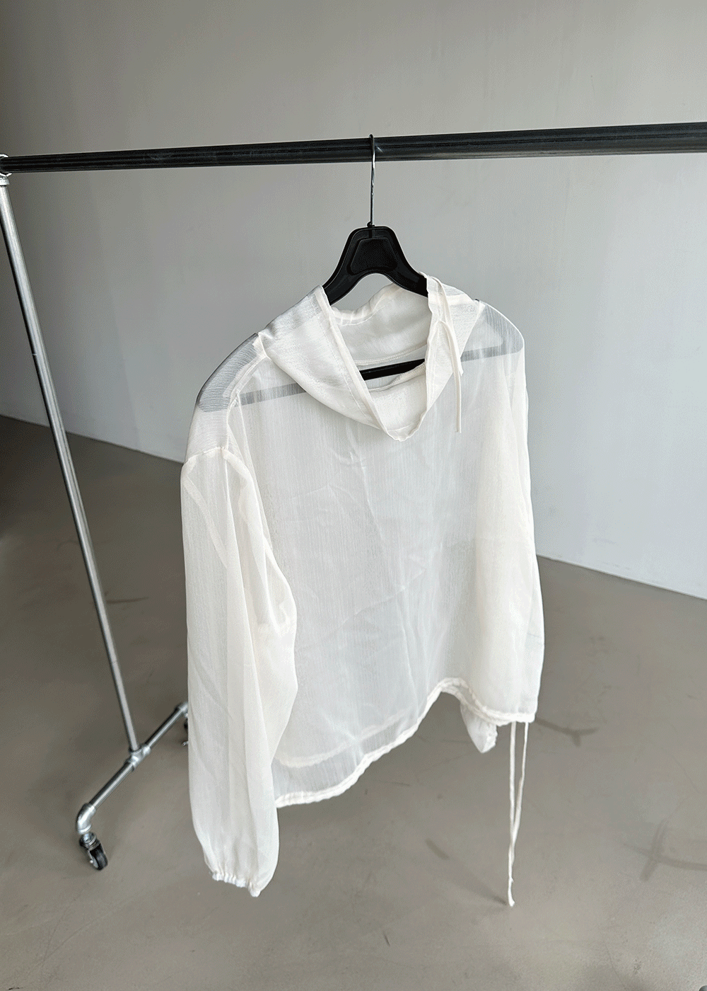 High neck string see-through blouse