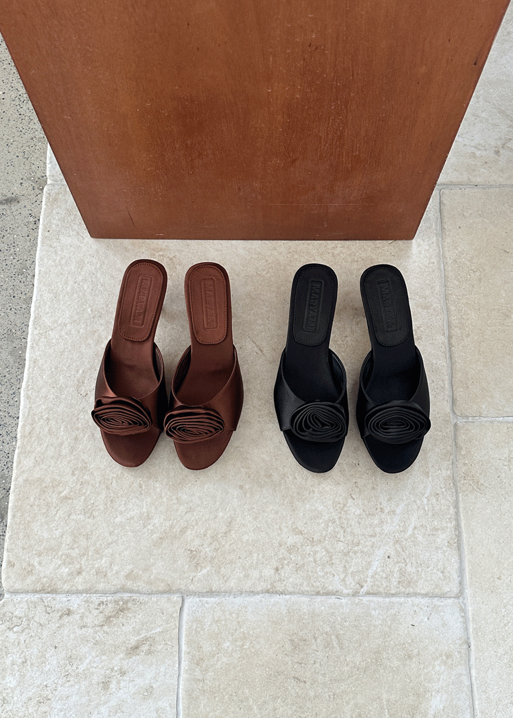 Silk corsage heel