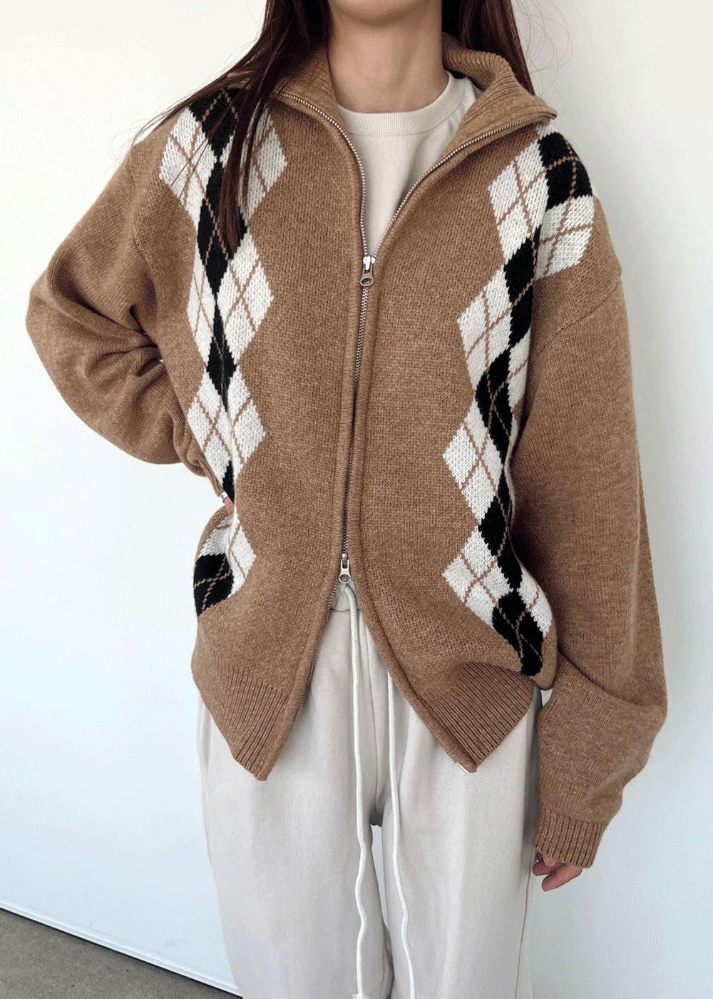 High neck argyle knit zip-up