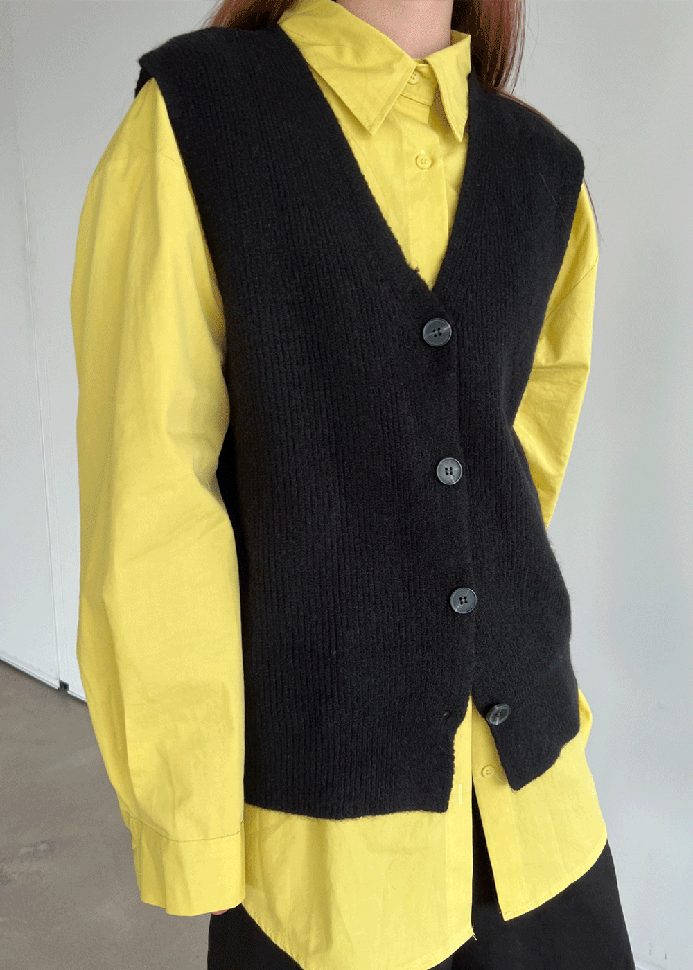 Cona button knit vest