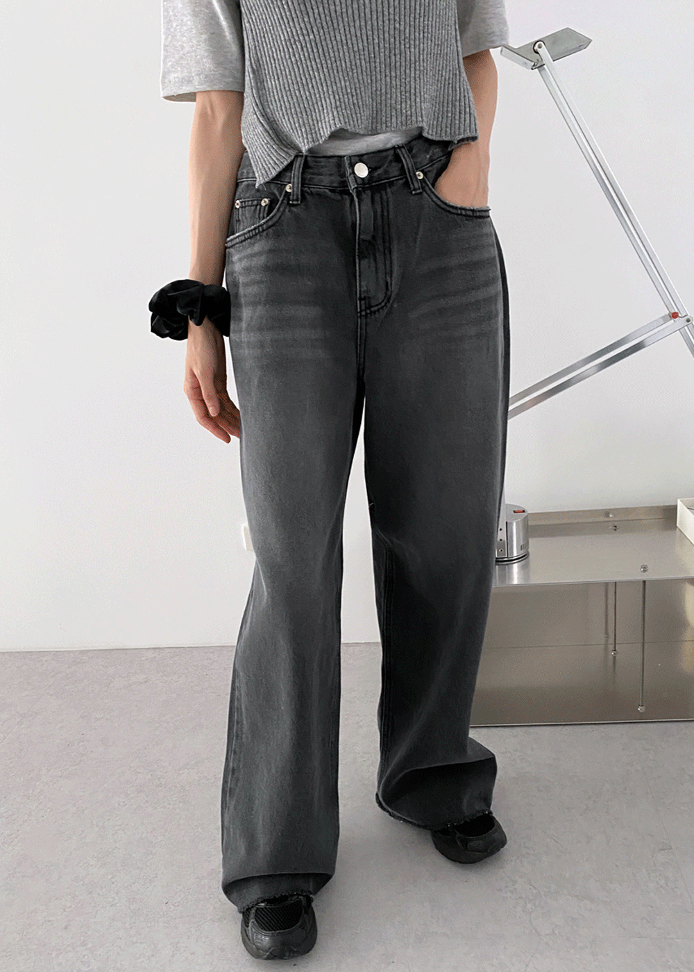 Low gray wide pants
