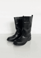 Mute line middle boots
